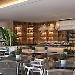 Hotel Four Points By Sheraton Sunny 4*