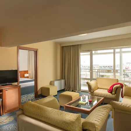 Four Points By Sheraton Sunny 酒店 阳光海滩