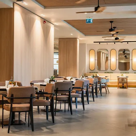Four Points By Sheraton Sunny 酒店