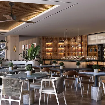 Four Points By Sheraton Sunny 酒店 阳光海滩