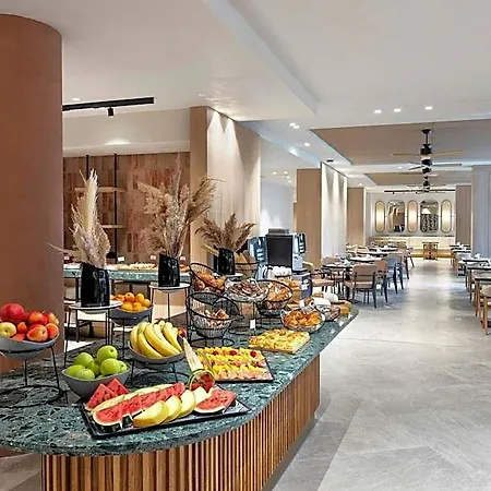 酒店 Four Points By Sheraton Sunny 4*