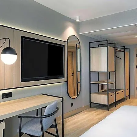 Four Points By Sheraton Sunny 酒店 阳光海滩