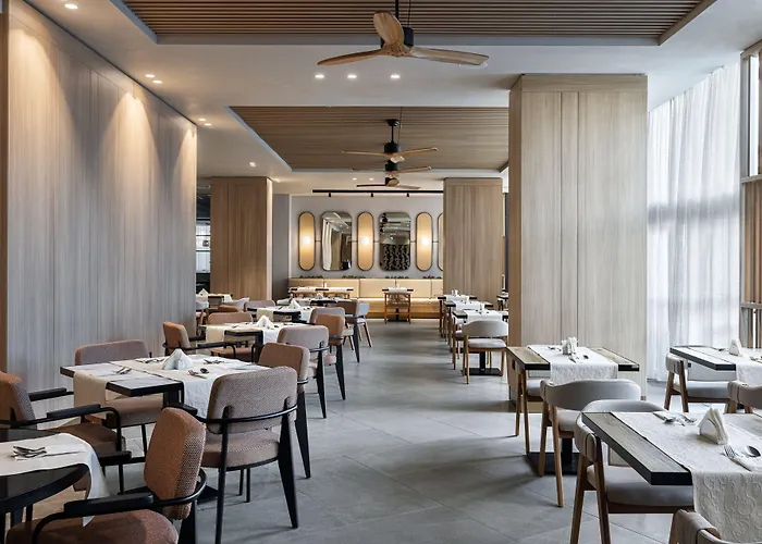 Four Points By Sheraton Sunny 4* Napospart